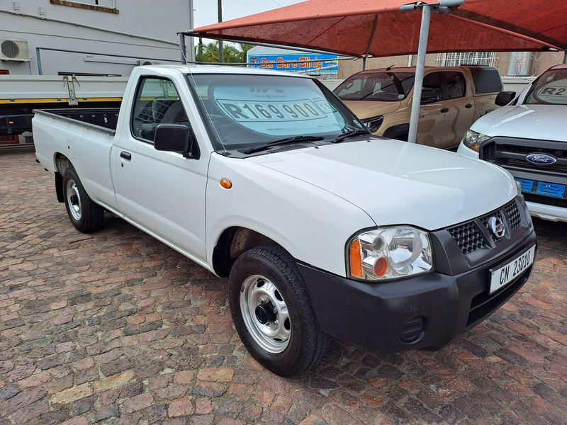 2019 Nissan NP300 Hardbody 2.0 LWB P/S, White with 158300km available now!