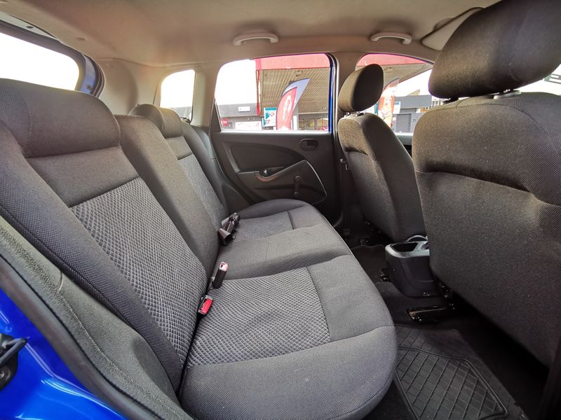 2015 Ford Figo 1.4 Ambiente - Only 120 000km