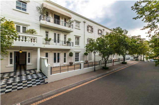 Charming 2 bed en-suite furnished apartment in Illovo-r26,000 per month