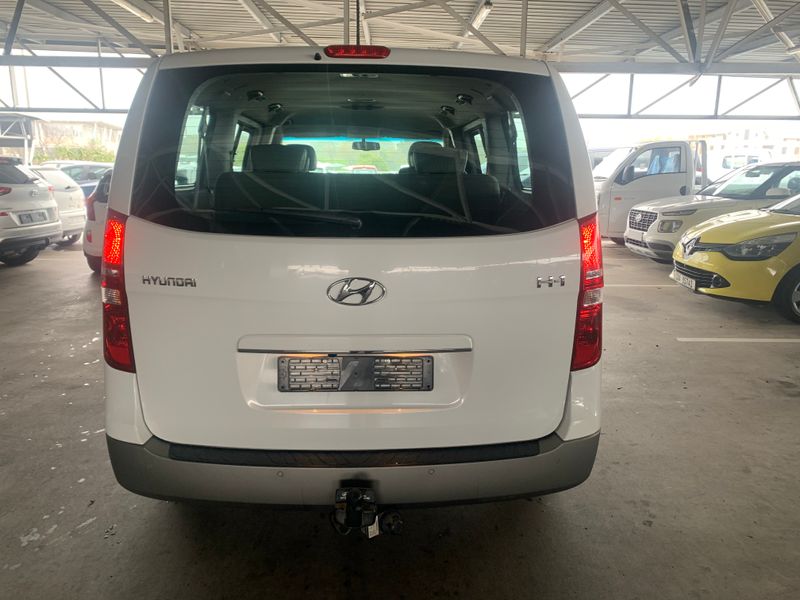 Hyundai H1 MY15 2.5 VGTi 9-Seater Bus AT, White with 34000km, for sale!