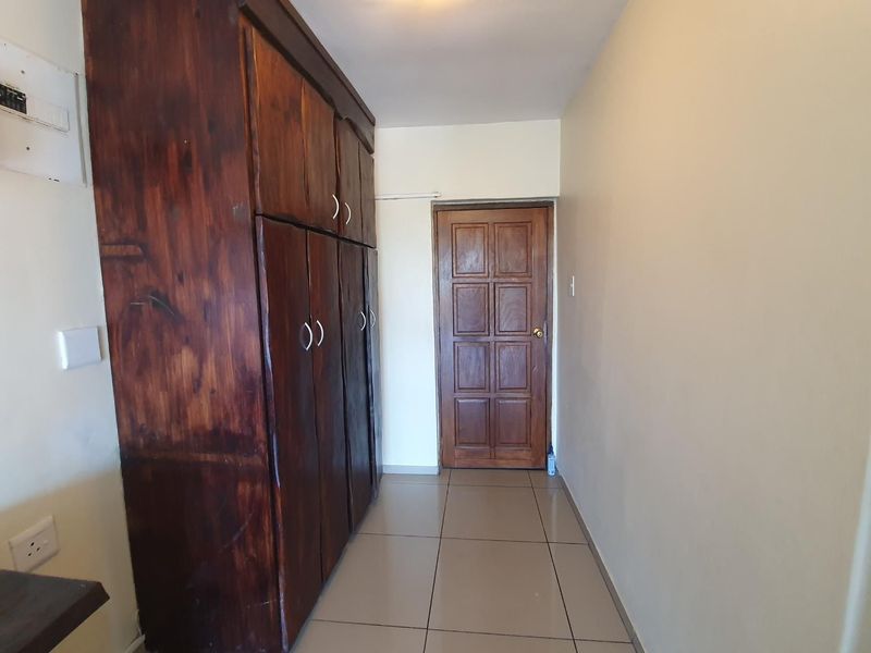 Furnished 1 bed 1 bath close to N1 and Tygervalley Incl Fiber/Water