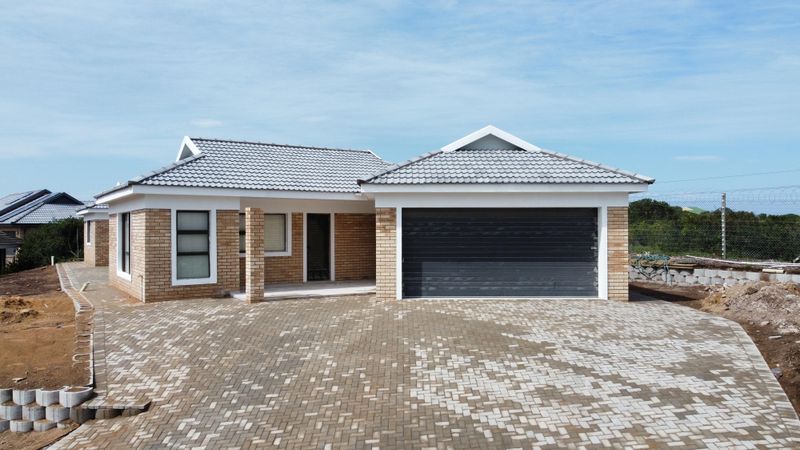 Comfortable and secure golf estate living in Great Brak River