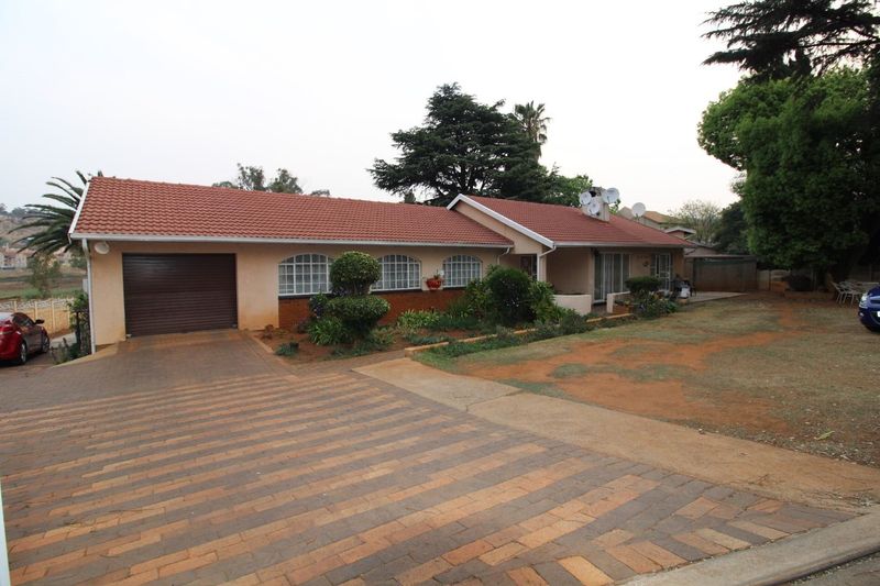 4 Bedroom house for sale in Meredale