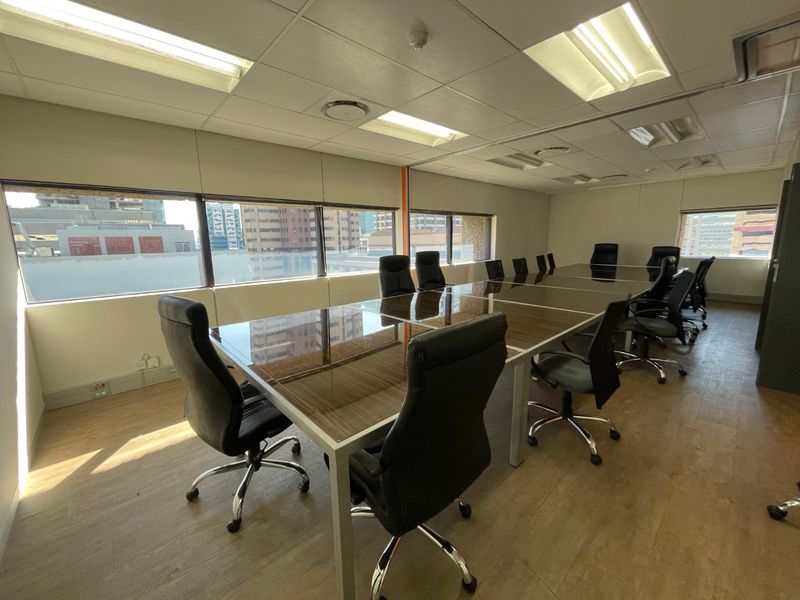 Ready to Move In, 525sqm Office Available in The Box Building