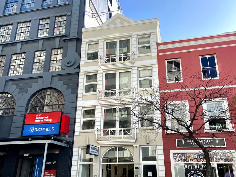 Modern office space to let in 110 Long street