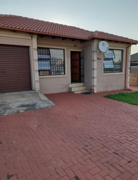 2 BED HOUSE TO LET IN WATERFALL VIEW