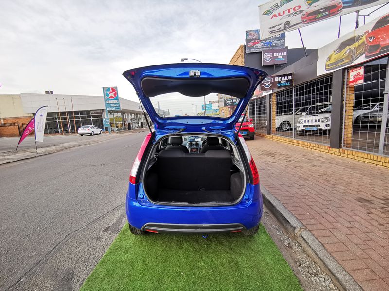 2015 Ford Figo 1.4 Ambiente - Only 120 000km