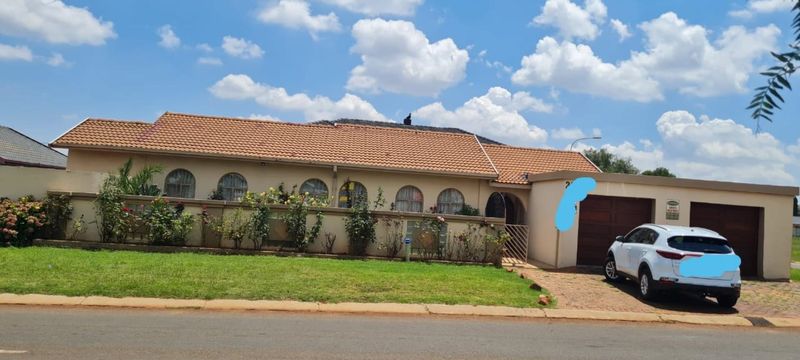 3 Bedroom House in Lenasia South