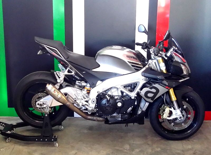 Aprilia Tuono 1100RR V4