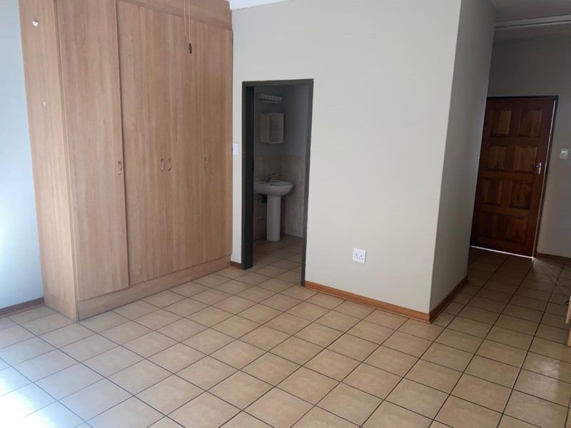 Apartment For Sale in Potchefstroom Central, Potchefstroom, North West
