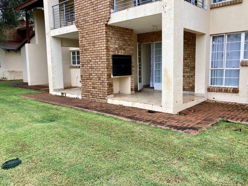 Spacious ground floor townhouse unit available in secure complex