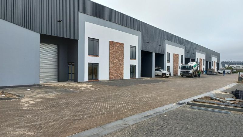 427m2 Brand new warehouse with R300 exposure to let in Stikland industrial