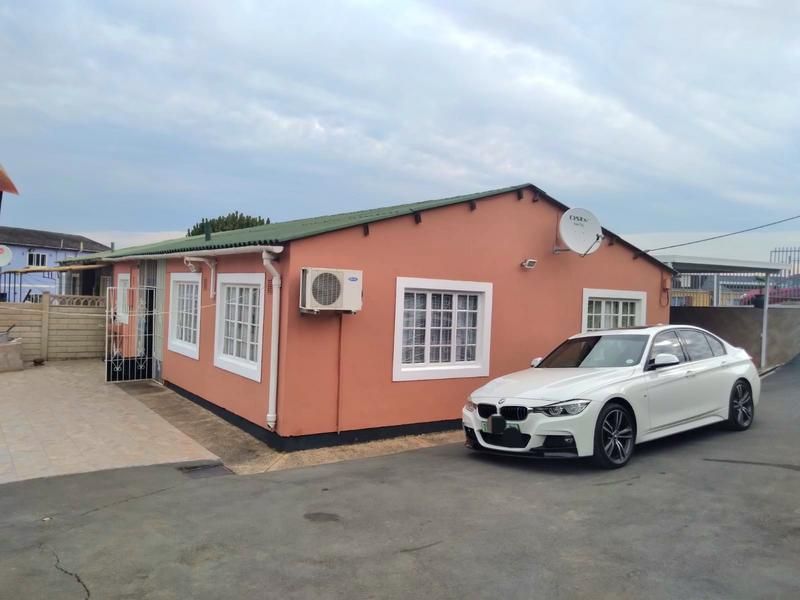 3 Bedroom House for Sale in Newlands East