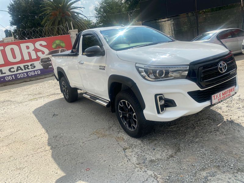 2020 Toyota Hilux 2.8 GD-6 D/Cab AT single cab in excellent condition and full service history.  R29