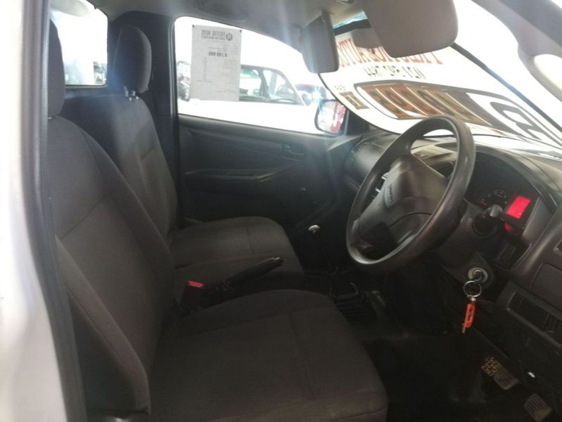 2018 Isuzu KB 250c LWB Fleetside with 193504kms at PRESTIGE AUTOS 021 592 7844