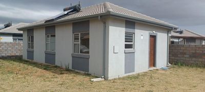 Brand new 3 bedroom home with solar geyser &amp; 2 bathrooms