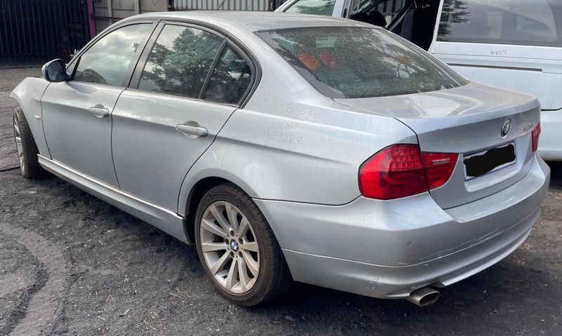#N46 2005 BMW E90 320I  FOR STRIPPING