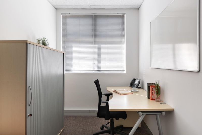 Fully serviced private office space for you and your team in Regus Century City