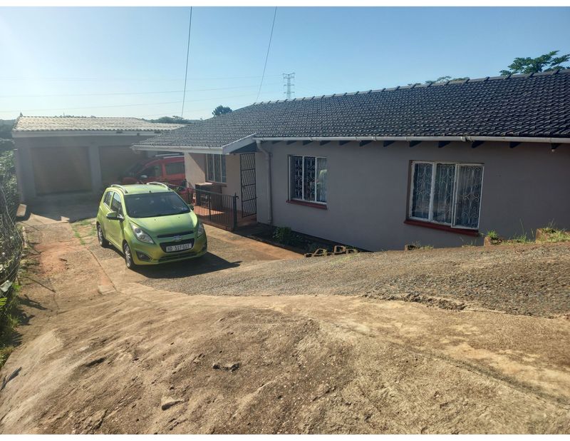 4 Bedroom House For Sale in Mobeni Heights