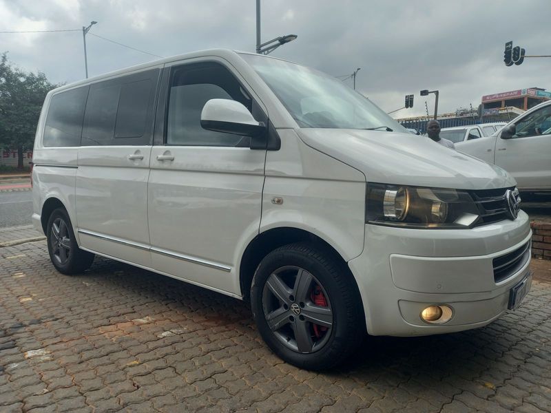 2013 Volkswagen Caravelle 2.5 TDI Highline 4Motion AT for sale!