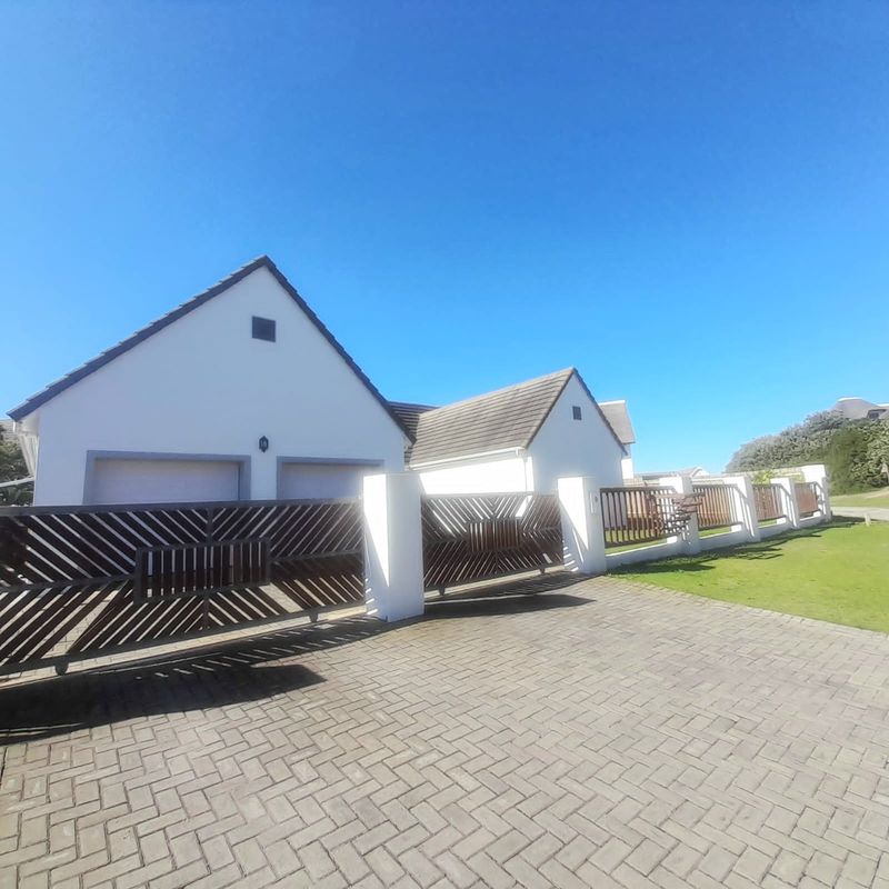 Nothing to be said, just walk in and enjoy this Canal  Home