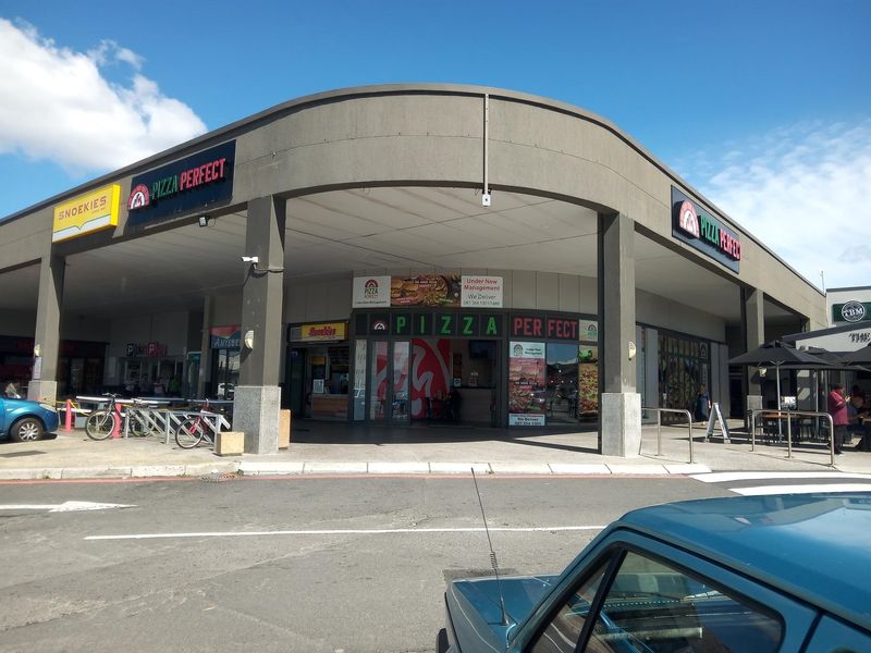 Fast-food/Retail space to let in the popular Tokai Junction