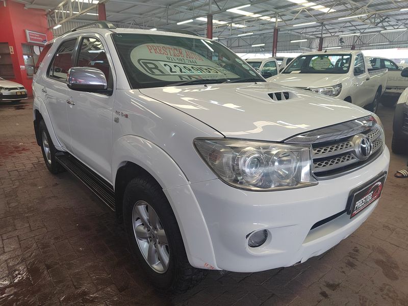 2009 Toyota Fortuner 3.0 D-4D R/Body with 257313kms CALL BOITY 083 506 0587
