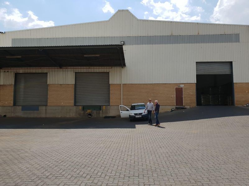 2,275sqm warehouse for rent in Pomona