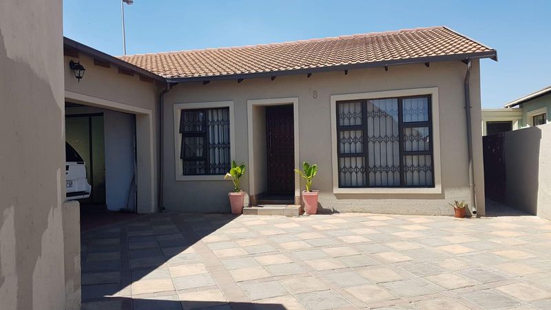 3 bedroom house for sale in Tembisa