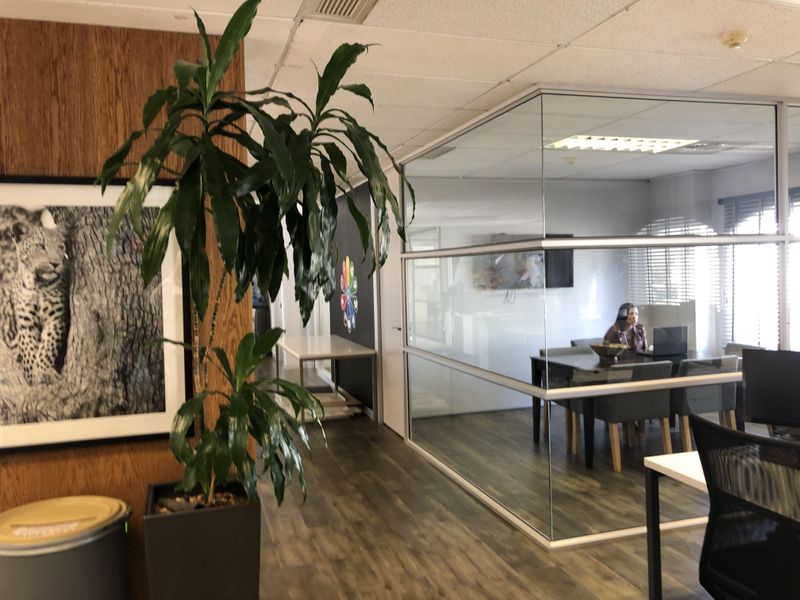 Incredible Office to let in Newlands