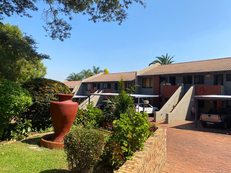 Two Bedroom Apartment for Sale in Sunninghill