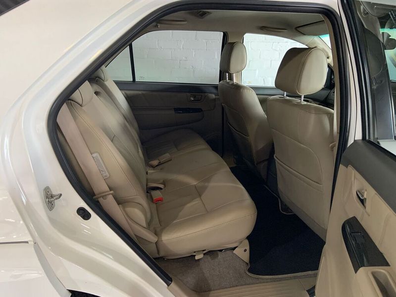 2013 TOYOTA FORTUNER 3.0D-4D R/B