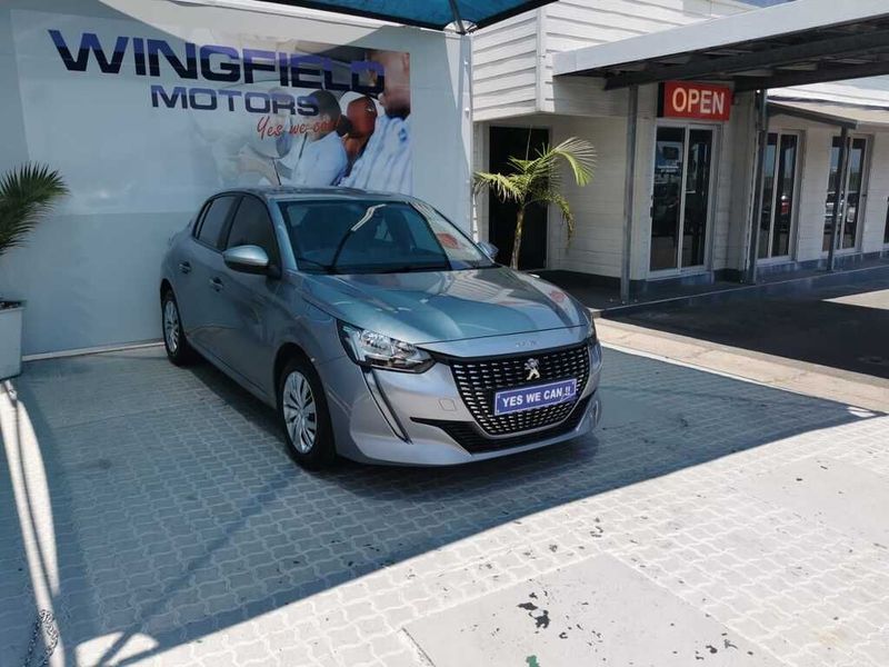 2021 Peugeot 208 1.2 PureTech Active, Silver with 43000km available now!