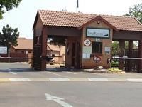 Lovelor Bachelor Apartment in a Tranquil Retirement Village