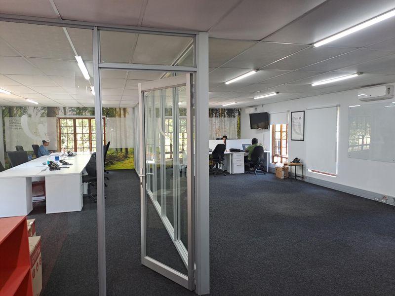 Upmarket Office space to Let in Secure Business Park