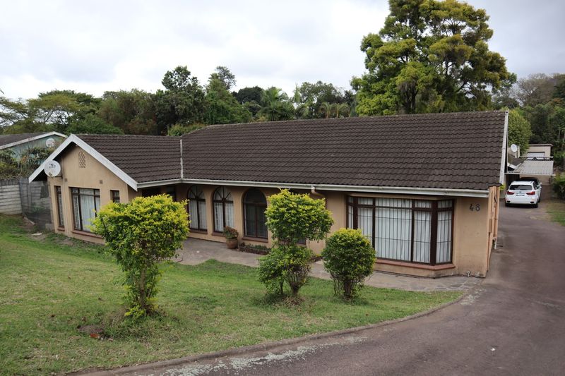 4-BEDROOM FAMILY HOME WITH A 2 BED GRANNY FLAT AND SWIMMING POOL