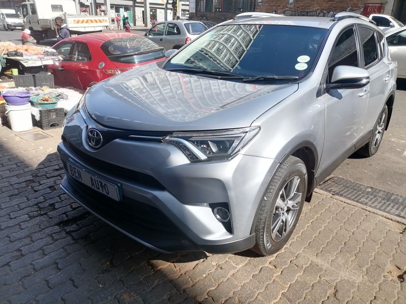 2018 Toyota RAV4 2.0 VX 5-Door 4x4 AT, Silver with 70000km available now!