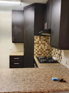 Secure 2-bedroom And 2-bathroom  upstairs Townhouse In Weltevreden Park