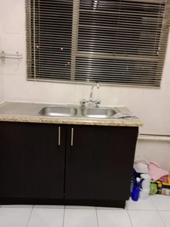 Secure 2-bedroom And 2-bathroom  upstairs Townhouse In Weltevreden Park