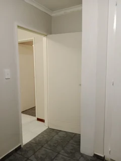 Secure 2-bedroom And 2-bathroom  upstairs Townhouse In Weltevreden Park