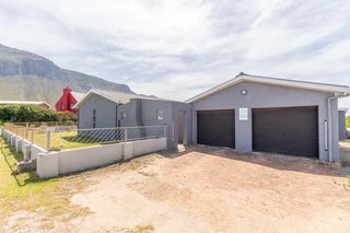 Family home within walking distance to Story Point, with the potential to convert an outbuilding int