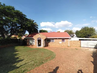 Neat &amp; Cosy 3 Bedroom Home for Sale in Laudium
