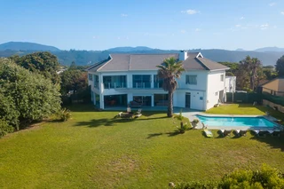 4 Bedroom Villa On The Beach In Central Wilderness, Western Cape For Sale
