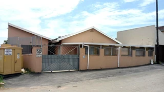 Modern Family Home in Woodview