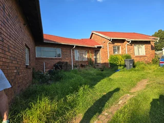 This property offers a lot of potential!