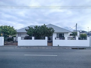 House For Sale in Belgravia, Cape Town