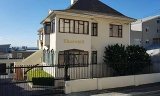 Apartment For Sale in Green Point, Cape Town