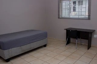 [Sharing] 1-Bedroom And 1-Bathroom In Westdene