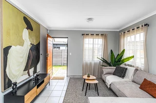House in East Lynne For Sale