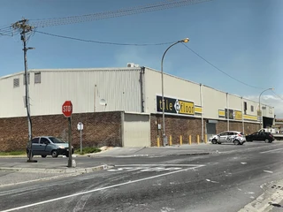 BUILDING TO LET IN PAROW VALLEY | 1,000M²